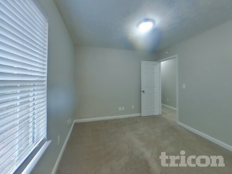 Building Photo - 7020 Setters Way