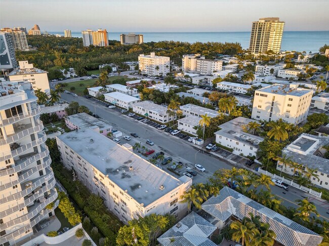 Building Photo - 625 Antioch Ave