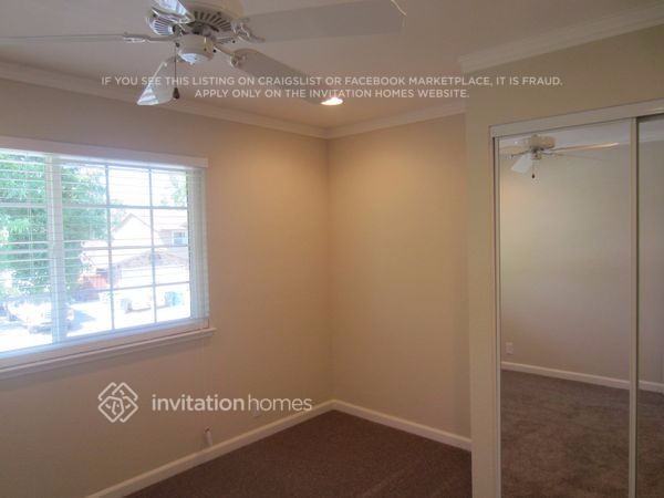 Building Photo - 160 Lakehurst Dr