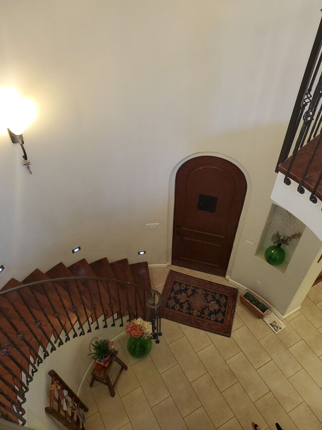 Building Photo - Elegant Coronado Village Home