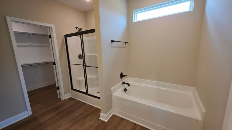 Building Photo - 3218 Benvill Ct