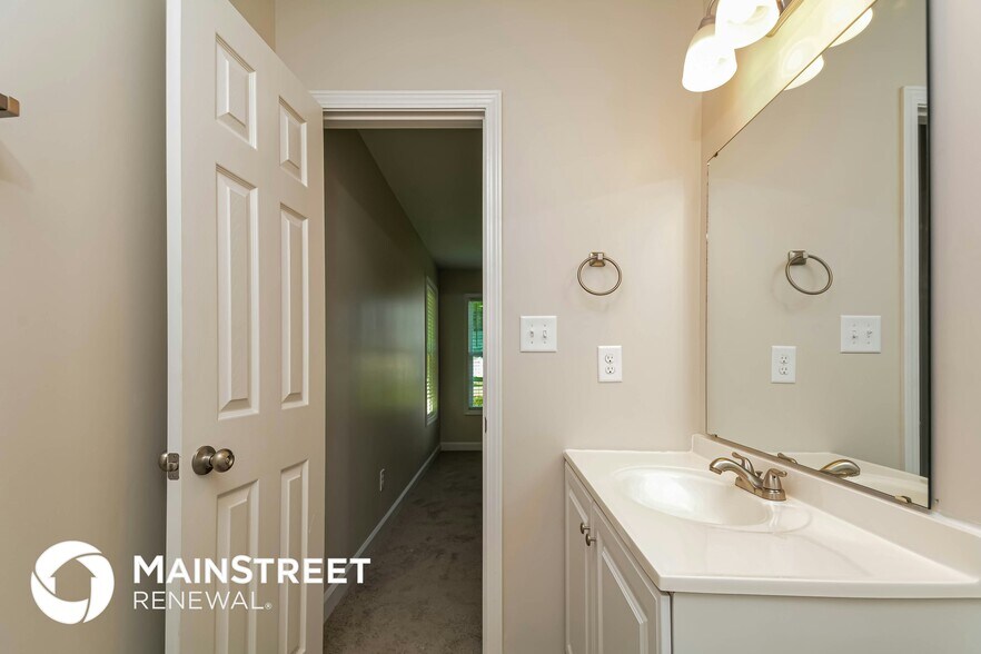 Building Photo - 411 Feldspar Way