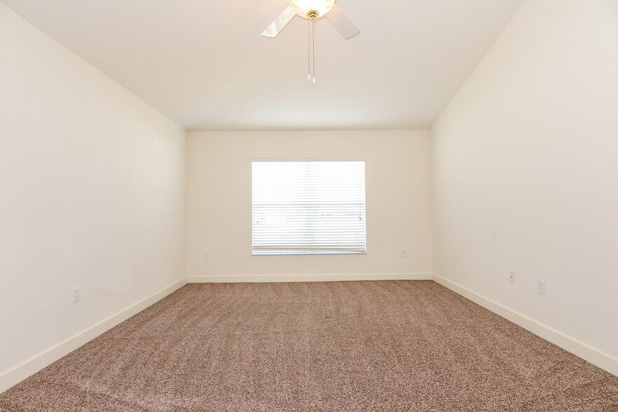 Building Photo - 12313 Ridgedale Dr