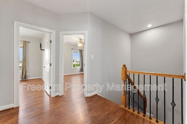 Building Photo - 42524 Rowderbury Sq