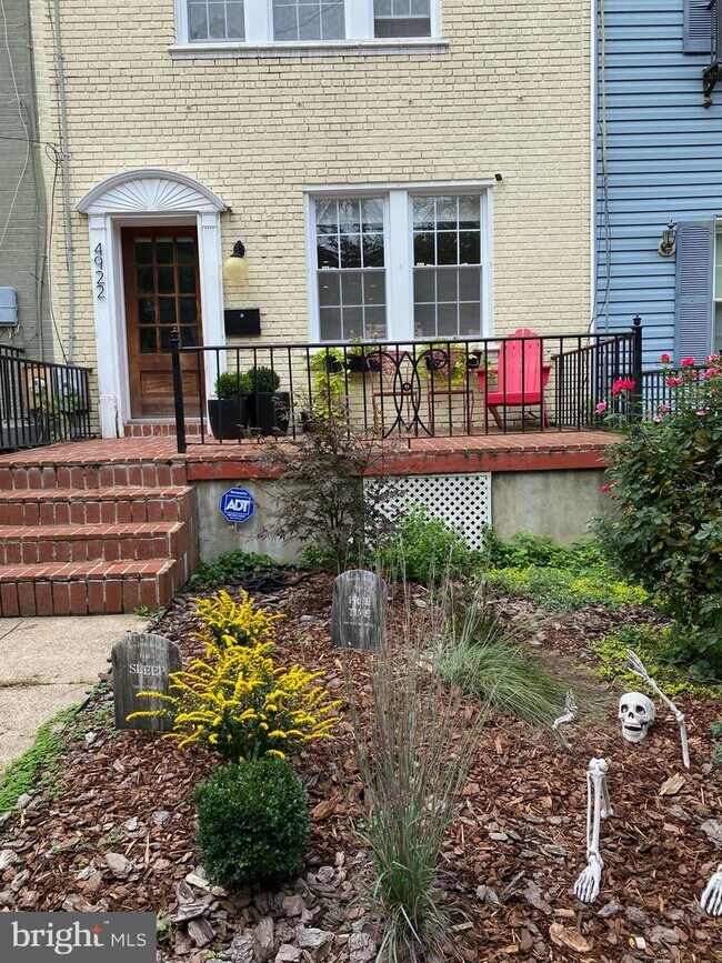Building Photo - 4922 7th St NW