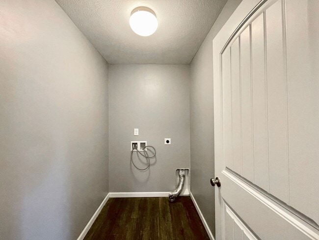 Building Photo - Four Bedroom Home in Fruitport