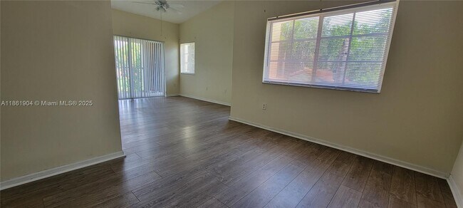 Building Photo - 4832 N State Rd 7