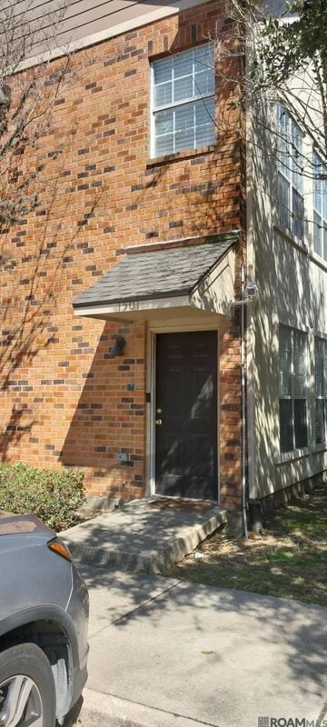 Building Photo - 710 E Boyd Dr