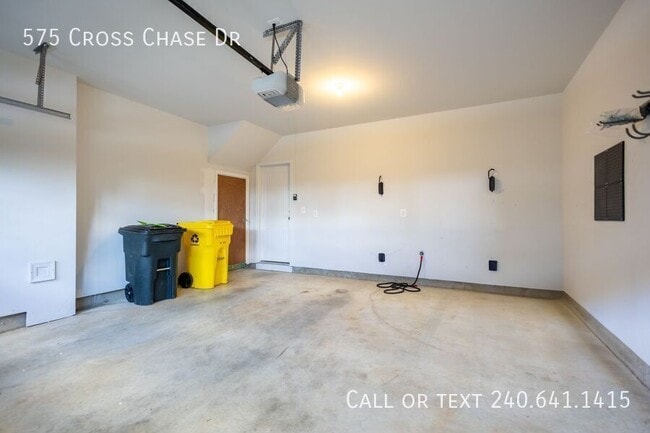 Building Photo - 575 Cross Chase Dr