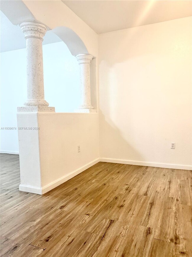 Building Photo - 2615 SE 14th Ave