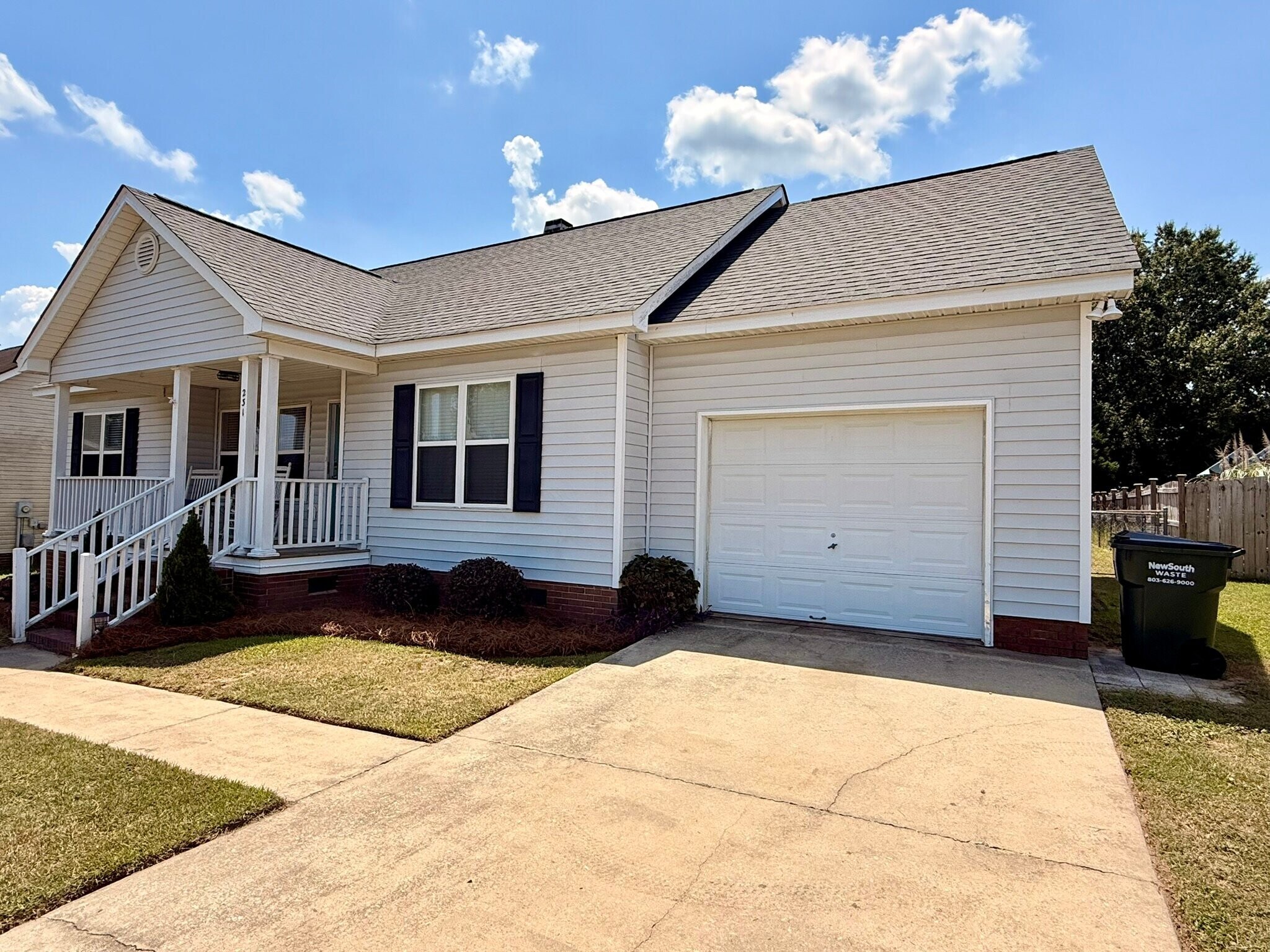 Building Photo - 231 Autumnview Ct