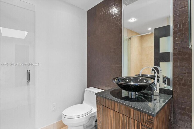 Building Photo - 17875 Collins Ave