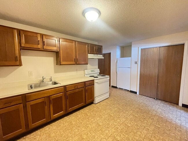 Building Photo - 185 Loudon Rd