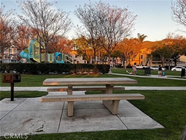 Building Photo - 15 Second St