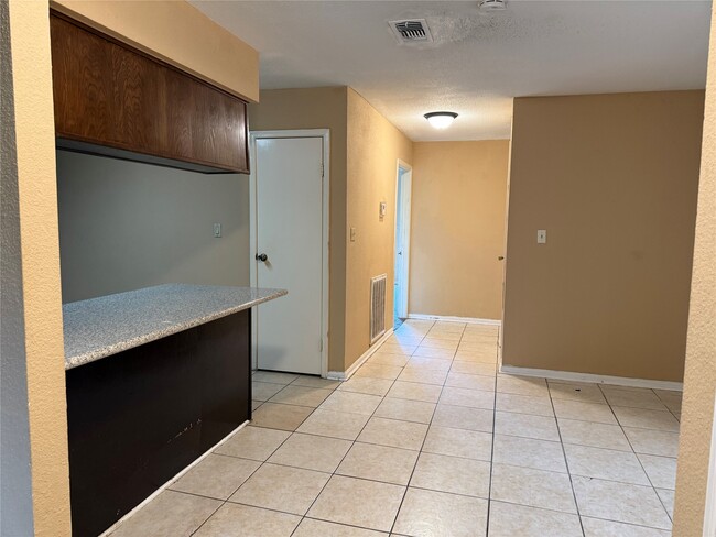 Building Photo - 12712 Sunset Dune Dr