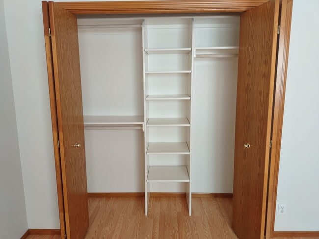 Building Photo - 3328 Lake Glenn Dr