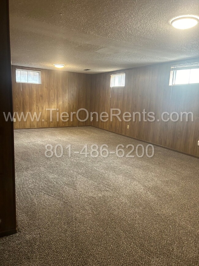 Building Photo - NO DEPOSIT option available for qualified ...