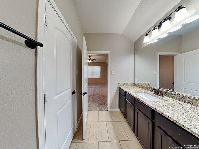 Building Photo - 7715 Watersedge Cove