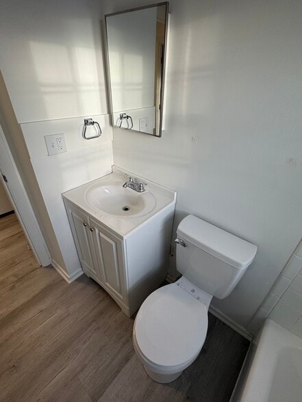 Building Photo - 3 Bayview St