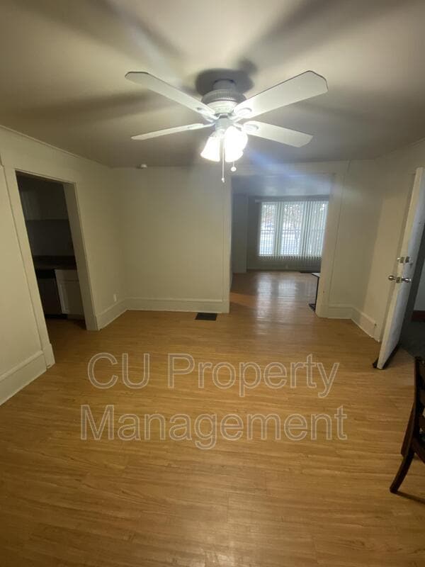 Building Photo - 207 E Clark St