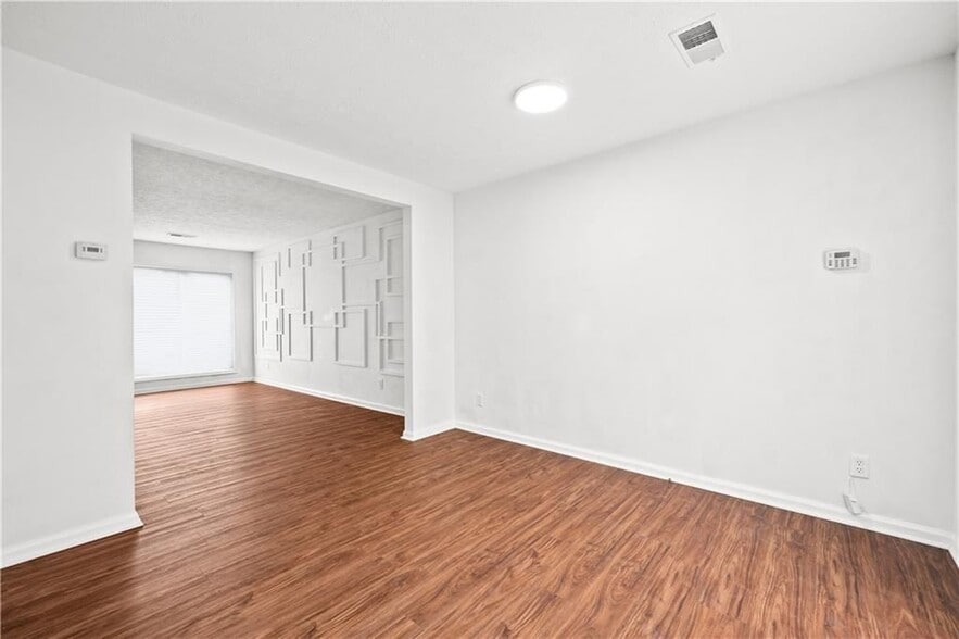 Building Photo - 151 Old Ferry Way