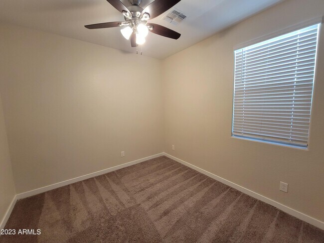Building Photo - 9825 E Talon Ave