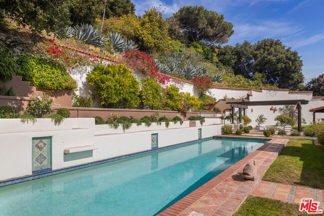 Building Photo - 1744 Reedvale Ln