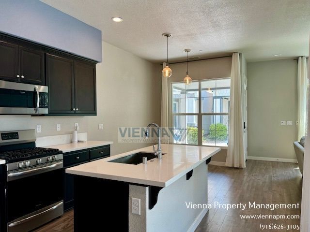 Building Photo - 3303 Hummingbird Ct