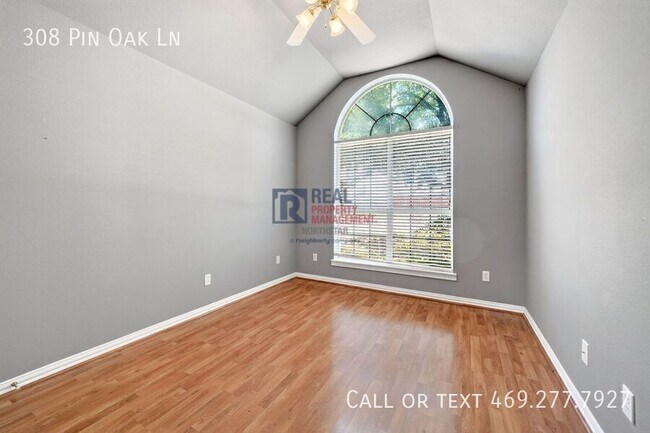 Building Photo - 308 Pin Oak Ln
