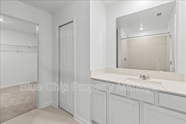 Building Photo - 2295 Green Valley St