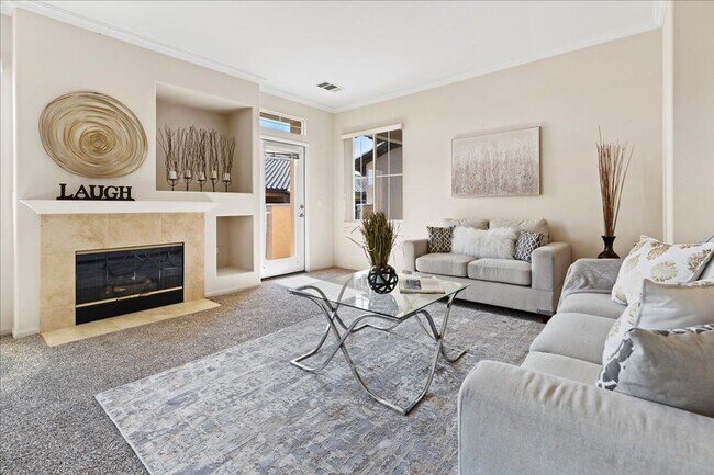 Building Photo - $3,299 - 2 Bed / 2 Bath Stunning Corner Un...
