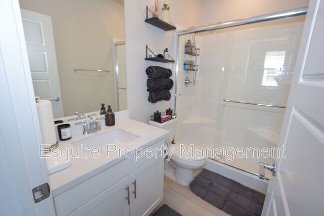 Building Photo - 649 Winchester Dr