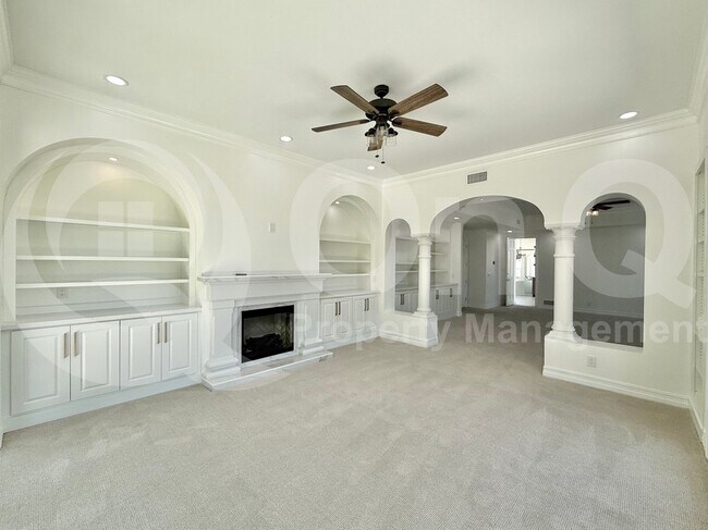 Building Photo - 1523 E Treasure Cove Dr