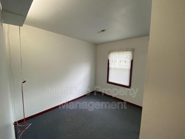 Building Photo - 11206 Old Leavells Rd
