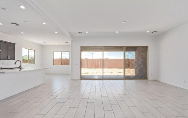 Building Photo - 24136 N 172nd Dr