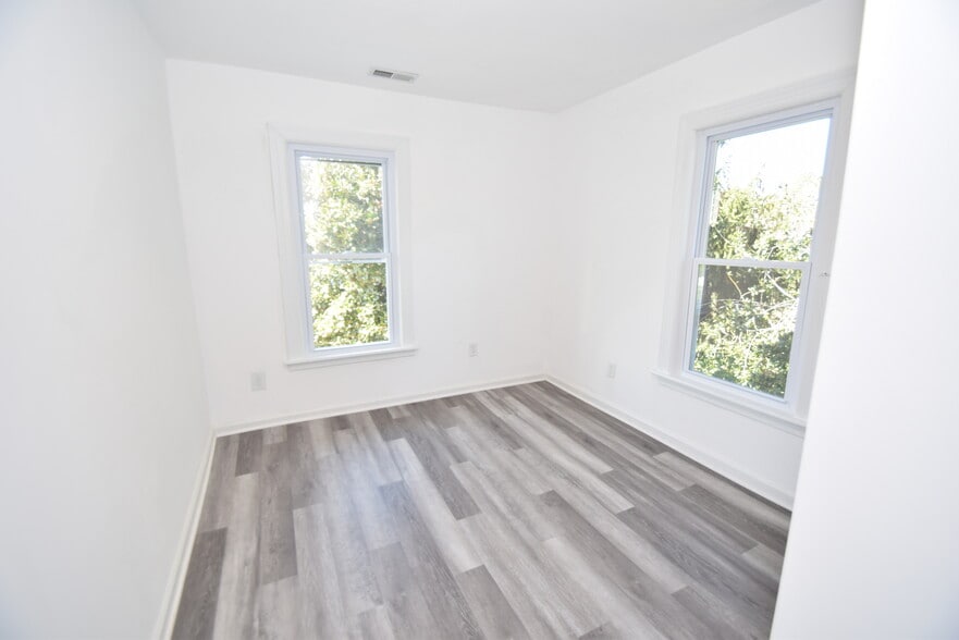 Bedroom - 11933 Worcester Hwy