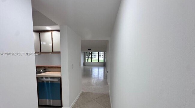 Building Photo - 1703 Whitehall Dr