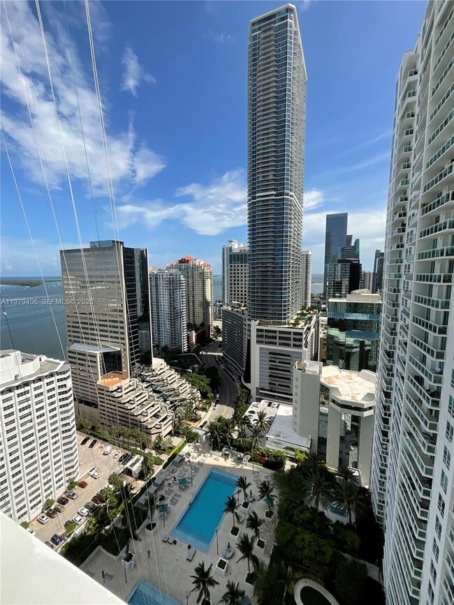 Building Photo - 950 Brickell Bay Dr