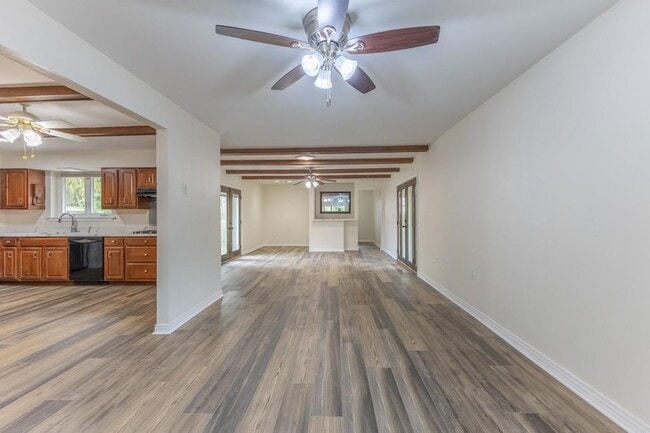 Building Photo - 4419 Knight Dr