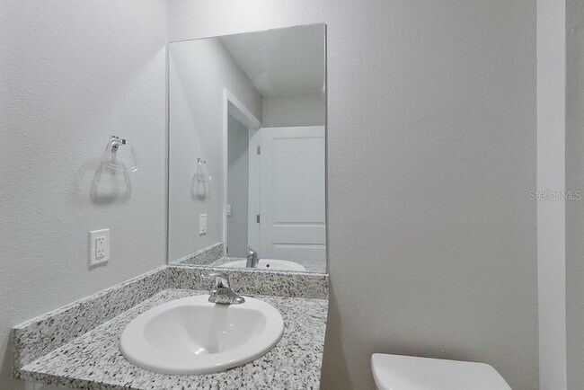 Building Photo - 8656 SW 44th Ct