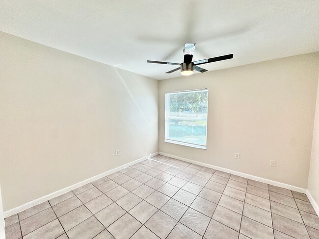 Building Photo - ** GOLDEN GATE ESTATES ** 3 BED / 2 BATH -...