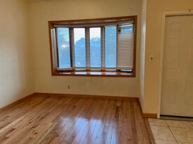 Building Photo - 3815 S Parnell Ave