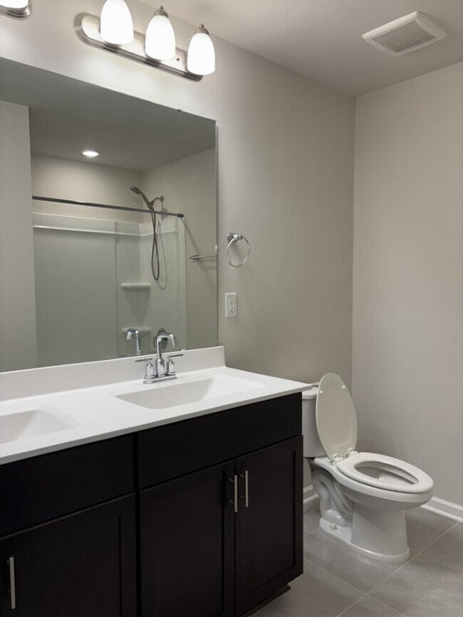 Building Photo - 301 Wilbur Lake Dr