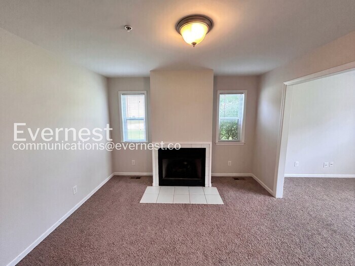 Building Photo - 701 Vineland Ct