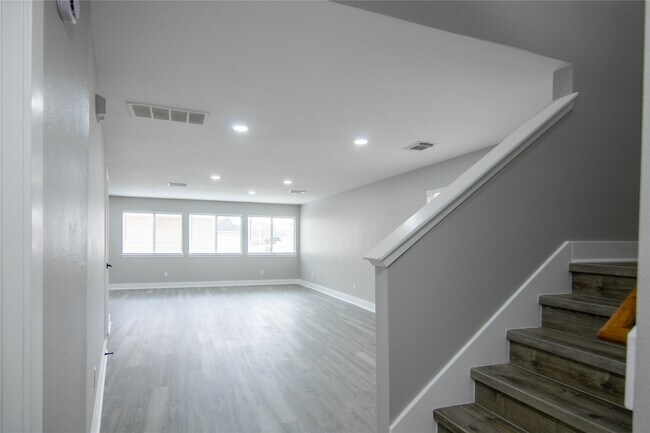 Building Photo - 20911 Young Meadows Way