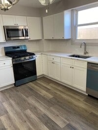 Building Photo - 9 Enoch St