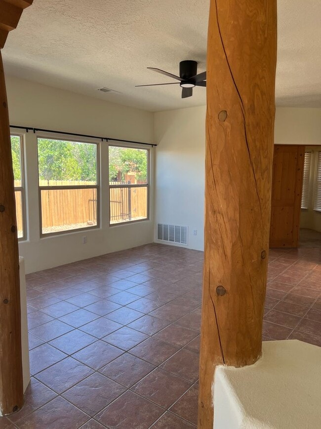 Building Photo - Charming Southwest Living Near Santa Fe Co...