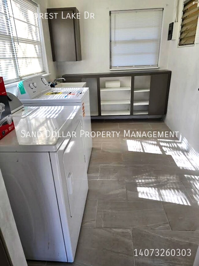 Building Photo - 550 Forest Lake Dr