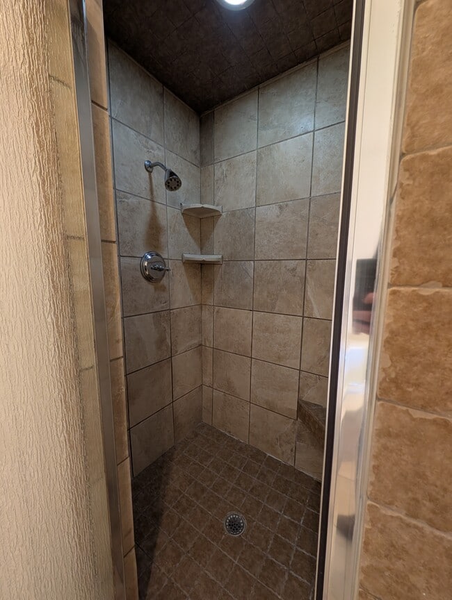 Building Photo - 407 Clairton Ct