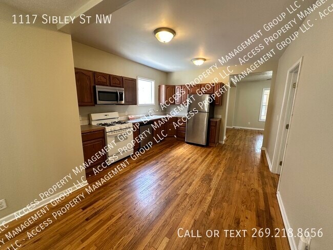 Building Photo - 1117 Sibley St NW
